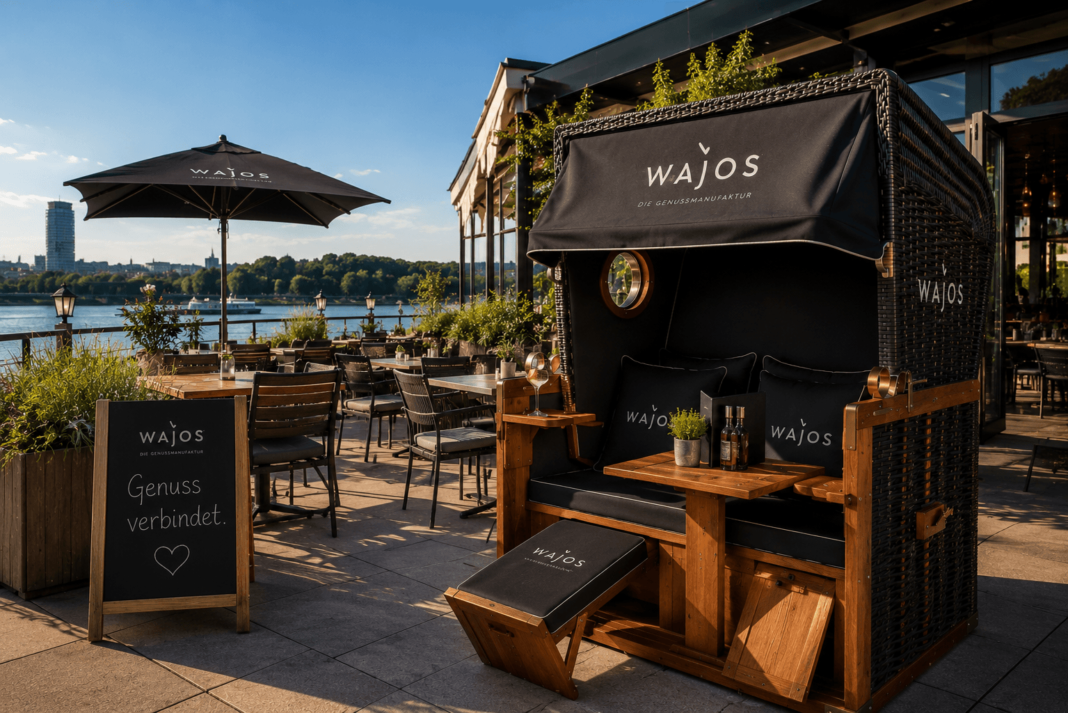 Terrasse mit Strandkörben und hochwertigem Außenbereich